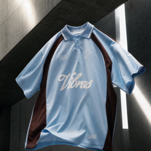 Camiseta Vibras - Love is in the hair
